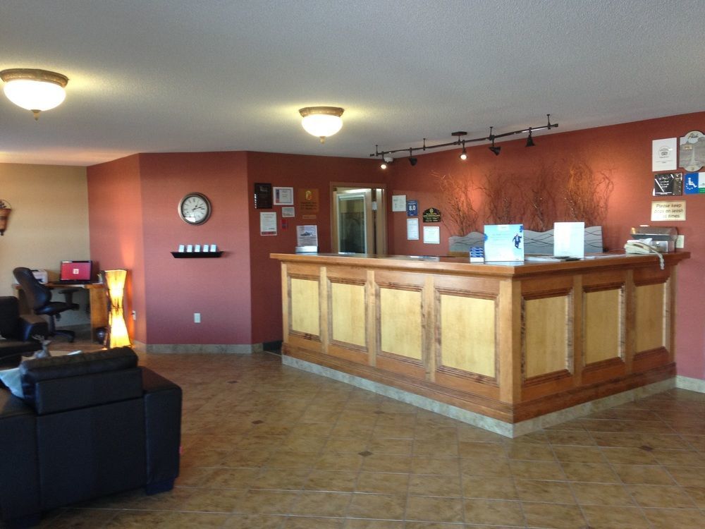 Quality Inn & Suites Cornwall Bagian luar foto