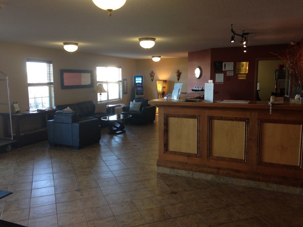 Quality Inn & Suites Cornwall Bagian luar foto