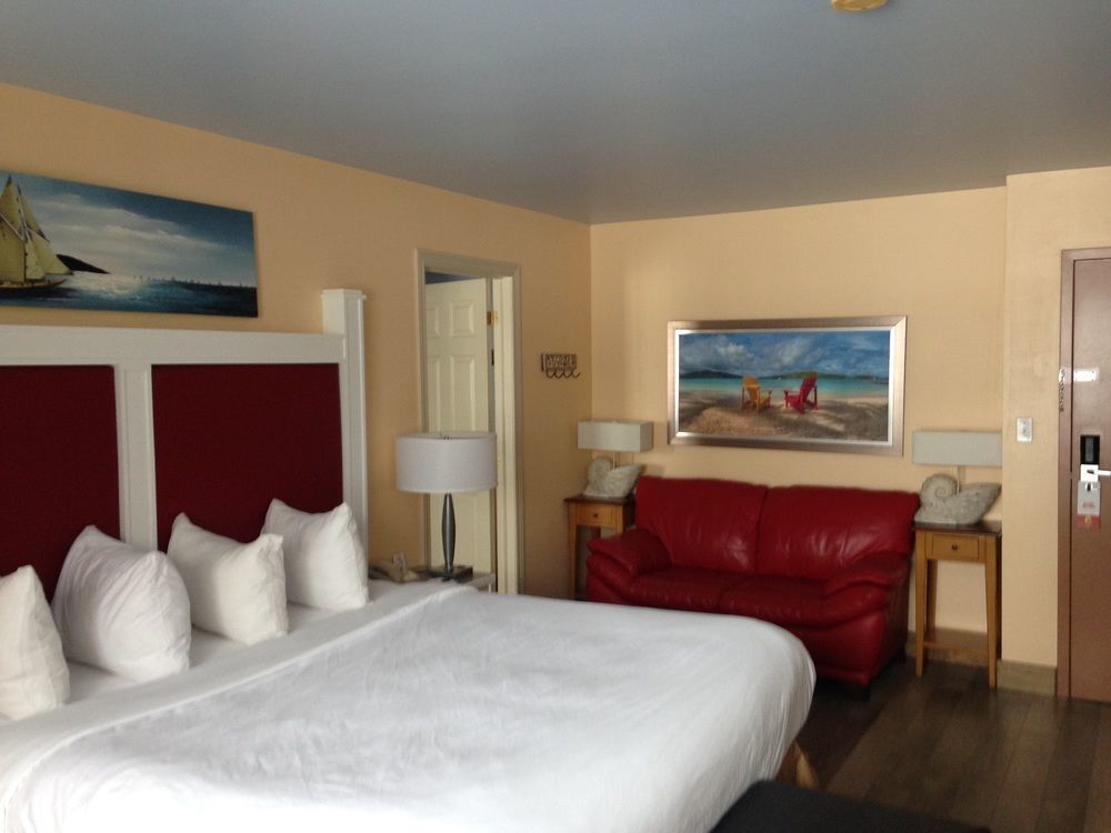 Quality Inn & Suites Cornwall Bagian luar foto