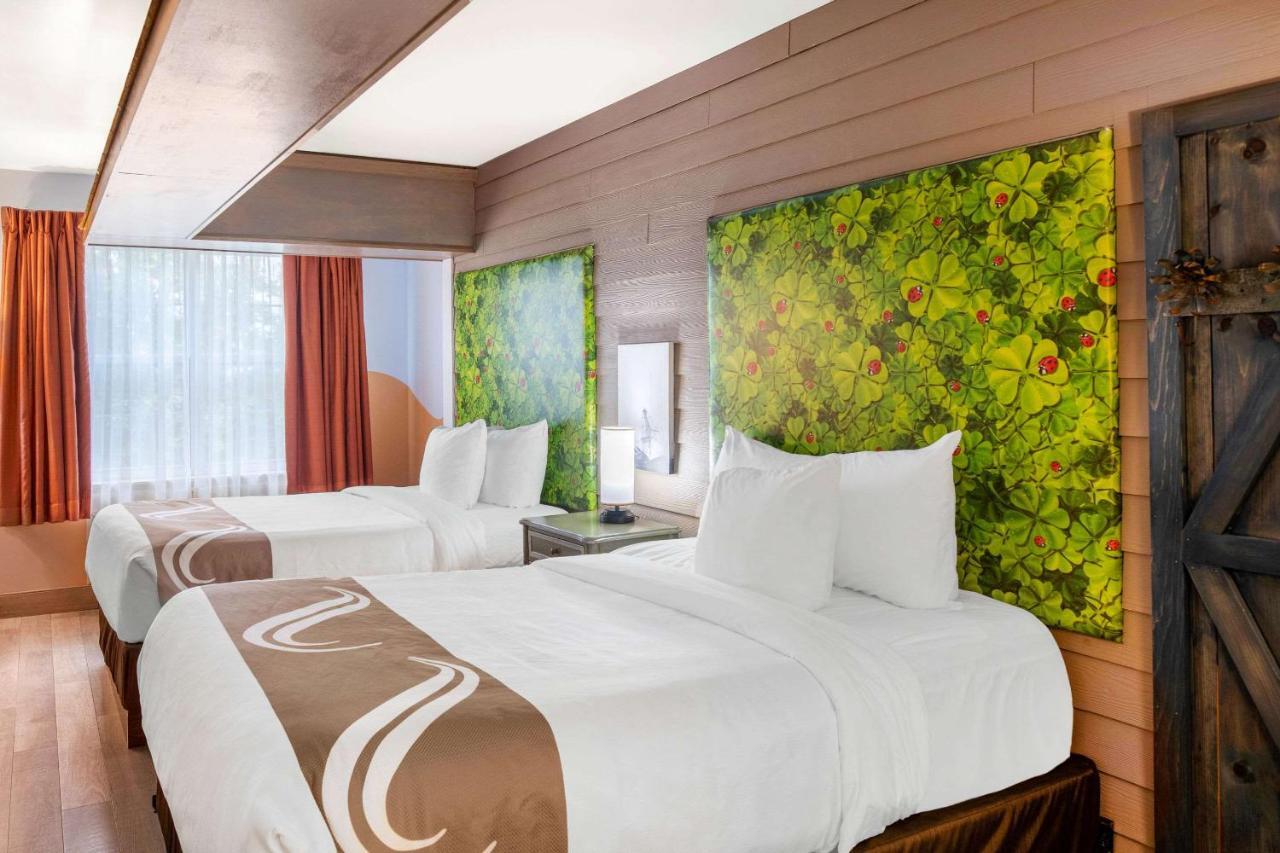 Quality Inn & Suites Cornwall Bagian luar foto